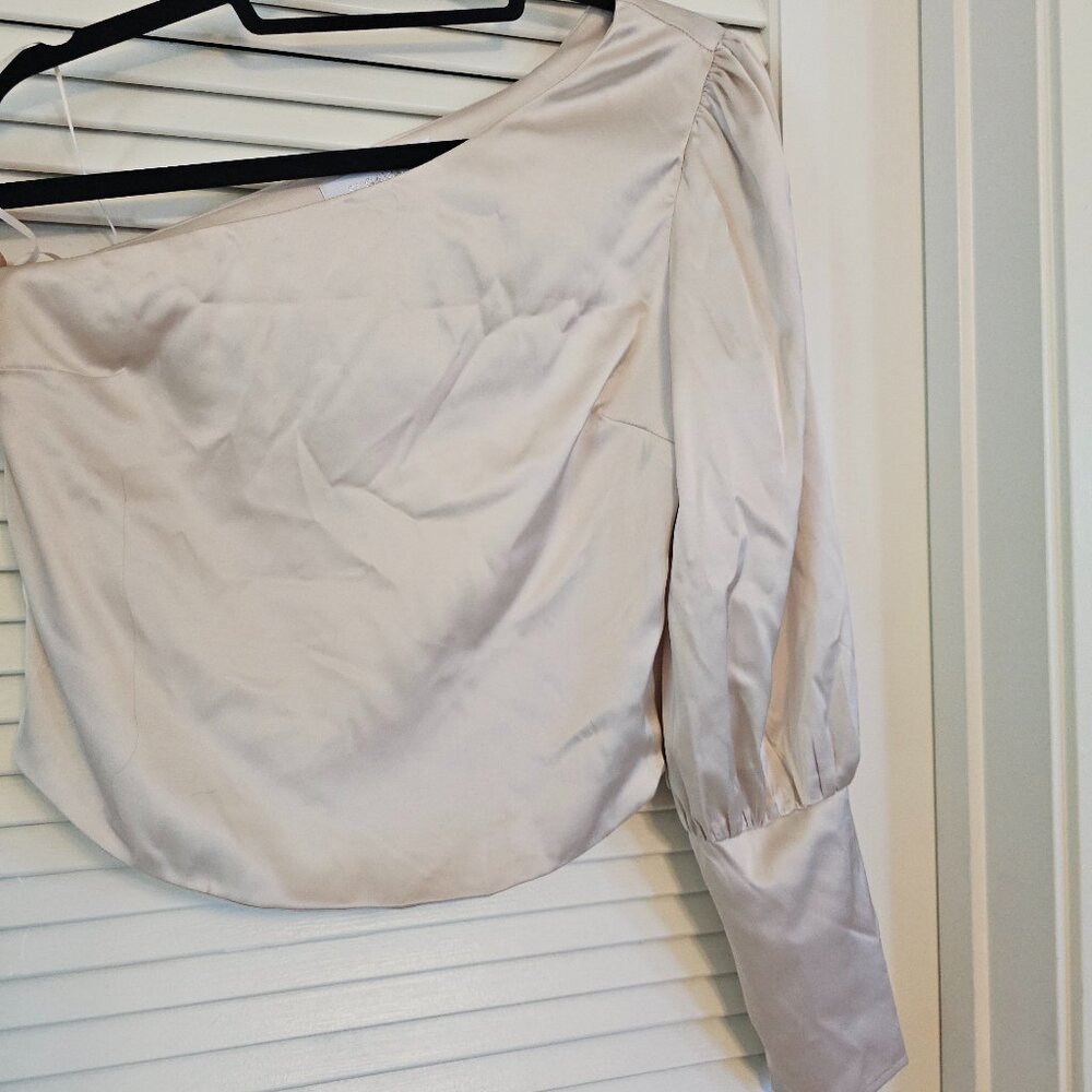 Silky One Sleeve Top